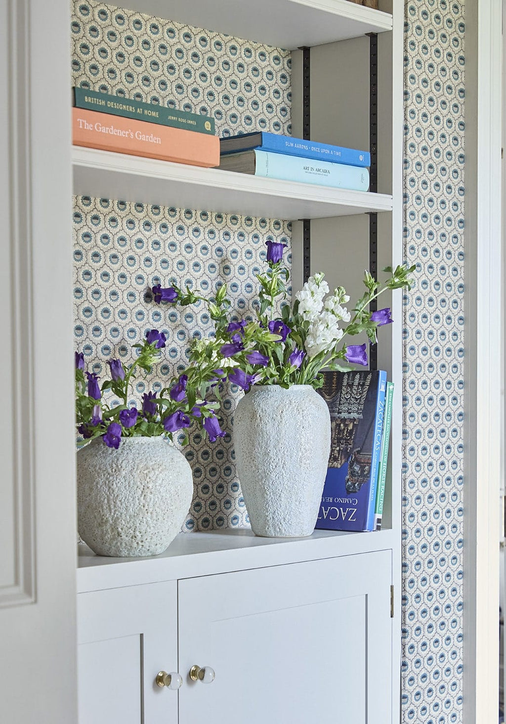 Lilliana Ivory Vase